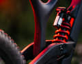 Uncompromisingly designed for performance: Rock Shox Vivid Ultimate with steel spring is no lightweight.