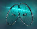 Zwei Preisklassen: Die beiden neuen Zipp 1 Zero Hitop Laufräder basieren auf der identischen Carbon-Felge mit 30 Millimeter Maulweite. Naben, Speichen und Nippel unterscheiden sich.