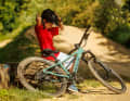 Pump tracks are on the rise - and kids and teenagers love them. That's a good thing! The Bulls Tokee Disc is designed for entry-level sporty off-road biking. More of it!