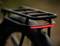 The Fuxon rear light is integrated into the pannier rack and also has a brake light function.