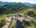 Terre Alte Crest: The ascent to Monte Mao is steep and rocky in places. But after that, a picture-book trail leads to the sea.
