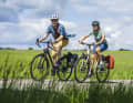 Randonneurs like the Nhoma are somewhat sportier. Classic trekking or touring bikes can carry even more and are easier to ride with straight handlebars.