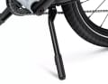 Robust, centrally mounted and smooth-running side stand.