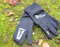 The SQ-Gloves One10 wear very well in the right fit (size + slim or wide) and keep you quite warm, as you would expect from MTB gloves in winter. 