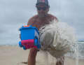 Markus Knüfken collected a total of 129 kilos of plastic waste on his tour.