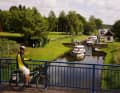 Lively activity at the lock near Himmelpfort.