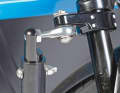 A rod with a ball joint transports the steering impulse to the fork crown.
