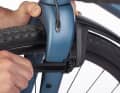 SKS models are fixed to the frame and fork with Velcro straps. Tighten the straps well and cut off the excess.