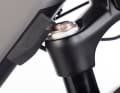 When the front wheel is turned 90°, the fork on the Kalkhoff touches the entry of the shift cable and brake hose into the down tube. This can cause unnecessary damage in the event of a fall.