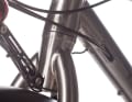 The titanium fork with forged head and tapered shaft as well as the butted titanium frame are masterpieces of craftsmanship (Falkenjagd).