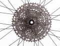 A full 510 per cent lies between the smallest 10-tooth sprocket and the largest 51-tooth sprocket. This allows you to ride dynamically and efficiently.