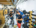 In der Fertigung entstehen etwa 60 Bikes pro Tag.