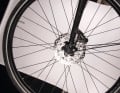 Modern flatmount brakes save space and weight. However, they should be a little more powerful on the Diamant.