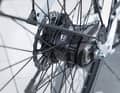 Der Mivice-Nabenmotor ist überraschend drehmomentstark und entschärft die lange Singlespeed-Übersetzung.