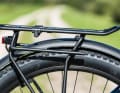 Panniers weighing up to 25 kilos can be attached to the deep cross struts of the rear rack to create a favourable centre of gravity.