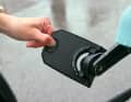 Coarsely roughened surface: This keeps the pedal almost as slip-resistant as the bear paw, even in wet conditions.