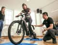 In einem professionellen Bikefitting wurde das Rad optimal an Leserin Conny angepasst.