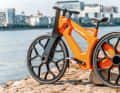 Weighing around 17 kilograms and made almost entirely from recycled plastic, the RCYL by Igus bicycle is designed to be particularly sustainable and durable.
