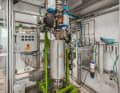 The emission-free and odourless process developed by Pyrum is unique in the world. Every year, around 5000 tonnes of used tyres can be processed in a 25-metre-high thermolysis reactor and raw materials recovered. The plant is energy self-sufficient and is in continuous operation 24/7.