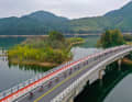 Le 5 novembre, la 17e édition de la Qiandao Lake Road Cycling Race s'est déroulée et a fourni des paysages comme celui-ci.