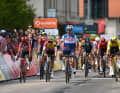 Der Altmeister beim Comebacksieg. Ex-Weltmeister Julian Alaphilippe gewinnt die 2. Etappe der Dauphine, will aber ganz offensichtlich den Ball flach halten. 5. Juni 2023.