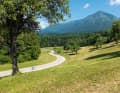 Im Sava-Tal schlängelt sich eine einsame Nebenstraße durch die Ausläufer der Karawanken. (Tour 4)