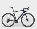Eine Mischung zwischen Marathonrad und Gravelbike ist das 2.999 Euro teure CF Allroad. Die 35-Millimeter-Bereifung lässt Abstecher ins Gelände zu.