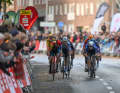 Saisonabschluss in Deutschland. Optisch schön, aber nur der Sprint um Platz zwei. Den Sieg hat sich Per Strand Hagenes nach Flucht da schon abgeholt. Sparkassen Münsterland Giro, 3. Oktober 2023