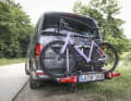 Der Uebler i21 Z60 ist das absolute Fliegengewicht unter den Fahrradträgern. Er wiegt unter 14 Kilo - bei voller E-Bike-Tauglichkeit. Foto: Georg Grieshaber