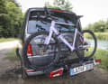 Thule war bisher für besonders hochwertige, nicht aber für leichte Fahrradträger bekannt. Das ändert sich nun mit dem neuen OutPace, der auch noch weitere clevere Features bereithält. Foto: Georg Grieshaber. Foto: Georg Grieshaber
