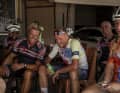 Jürgen Zäck (au premier plan, à gauche) donne l'impression qu'il pourrait prendre le départ d'un Ironman dès demain
