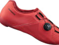 SHIMANO SH-RC 300; Preis 100 Euro
	Fazit: Die edle Optik und das Finish lassen den Schuh sehr hochwertig ausschauen, ähnlich den Top-Modellen für über 300 Euro. Mit dem Boa-Drehverschluss lässt er sich komfortabel anpassen. Bessere Boa-Verschlüsse und eine steifere Carbonsohle kosten auch bei der Konkurrenz mehr.