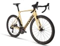 Les couleurs disponibles sont le blanc, le noir et l'or.