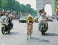 Légendaire : dans le contre-la-montre final du Tour de France 1989, l'Américain Greg LeMond transforme son retard sur Laurent Fignon en huit secondes d'avance et remporte le Tour.