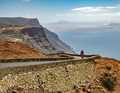 Route panoramique : tout au nord de l'île, la montée vers le Mirador del Río s'accroche aux falaises de la chaîne de montagnes de Famara.
