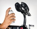 The saddle frame often creaks in the plastic shell. You can apply some spray oil containing silicone to all the mounting points on the frame. Allow it to take effect briefly before checking again to see if it has calmed down.