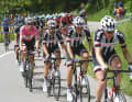 Plus tard, Geschke était facilement reconnaissable avec sa barbe fournie parmi les assistants du peloton. Ici, il escorte Tom Dumoulin lors de sa victoire au Giro 2017.
