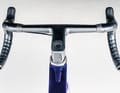 Aggressive and eye-catching: the downward sloping carbon cockpit supports the extreme racing position.