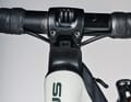 Facile à changer : Les guidons bloqués, qui peuvent être remplacés par un autre modèle sans trop d'efforts, sont montés sur la plupart des vélos. Sur le Focus, il est également possible de monter une potence Ahead classique pour adapter la position assise.