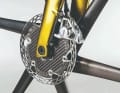 Noble character: the configurator offers a choice of high-quality components. The test bike is fitted with time trial discs from Carbon-Ti, which were originally developed for Tadej Pogačar's World Tour team.