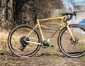 Das Megamo Jakar 20 - gübstiges Gravelbike unter 2000 Euro