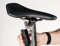 Bien pensé, bien pensé : Un feu arrière peut être installé dans l'évidement de la tige de selle.