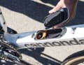 Light in, light on - The main battery is located in the down tube and illuminates the storage compartment in the dark