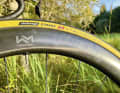 Mounting the Challenge Strada Bianca Pro is much easier than with the previous model