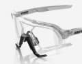 Optic clips, such as this model from 100 per cent, are popular among cyclists and are comparatively inexpensive compared to directly glazed models. Disadvantage: The "double glazing" makes the glasses heavier, more difficult to clean and fog up more easily.