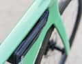 Good idea: The standard frame bag with Fidlock mount can be removed in a single movement