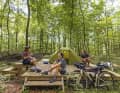 Les amateurs de cyclotourisme et de camping trouveront tout au long de ce circuit sur gravier de nombreux emplacements de camping en pleine nature