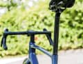 Plenty of suspension travel: the rear-flattened strut plays a part in delivering that outstanding sense of comfort