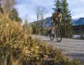 Pour 2699 euros, le Canyon Endurace CF 7 est l'un des vélos les moins chers avec transmission SRAM AXS.