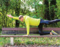 In the back exercise from the four-legged stance, one leg and one arm are lifted diagonally offset at the same time. Hold the position for approx. 30 seconds, then switch sides.